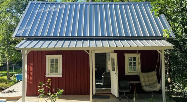Forest house, Book Hotel Ljungskile 