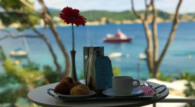 Двухместный номер Standard с балконом и с видом на море Отель Gran Fornells Thalasso and Spa