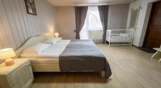 Villa Shale Marso, Book Chalet Sommerhuse i Bukovel Ski, Hytte