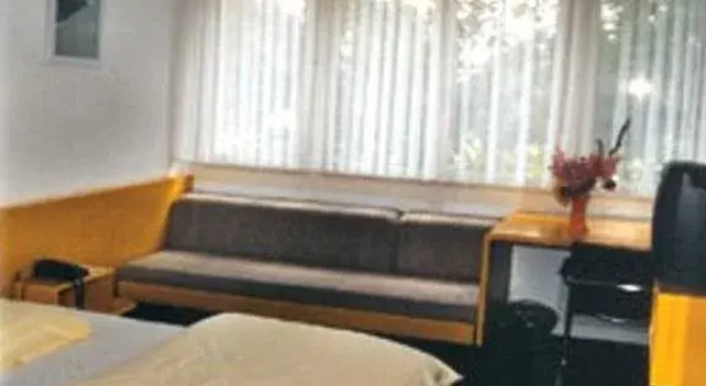 Garni Home, Varaa Hotelli Winterthur Zürich