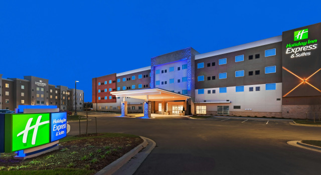 Holiday Inn Express & Suites Lenexa - Overland Park Area by IHG, Book Hotel Overland Park Kansas