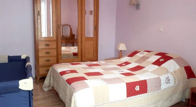 Apartment with 2 Bedrooms in la Bourboule, with Balcony - 4 Km From the Slopes, Prenota Appartamento Hotel a Alvernia con parcheggio, Parcheggio