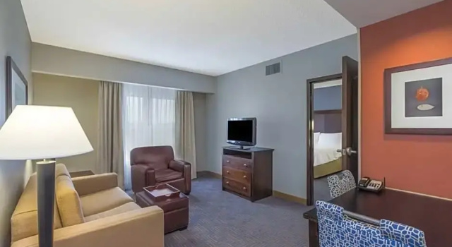 Шестиместный номер Standard Homewood Suites by Hilton Louisville-East