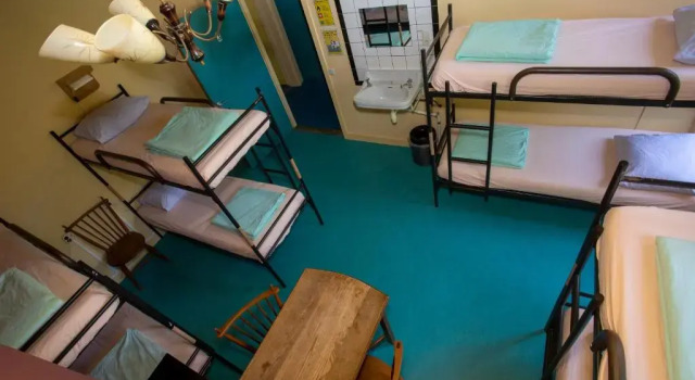 Кровать в общем номере Strowis Hostel