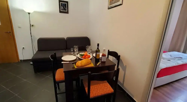 Apartment 4 Sleeps 4 Guests, Prenota Appartamento Splitska 