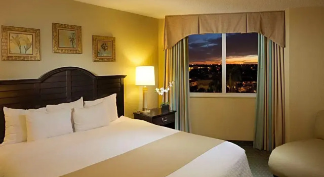 Двухместный номер Standard c 1 комнатой Embassy Suites by Hilton Deerfield Beach Resort & Spa