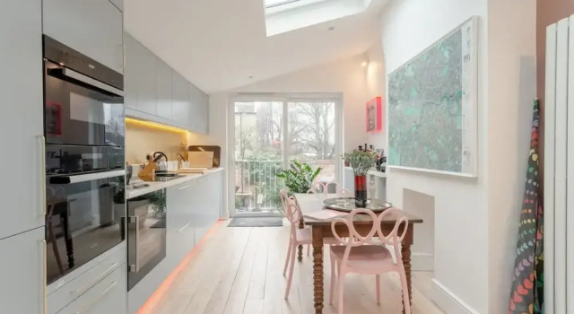 Stylish 2 Bedroom Apartment in London