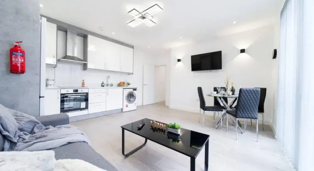 Livestay - Luxury 2bed Apartment With Free Parking, Забронировать Апартаменты/квартира Слау Бакингемшир, рядом с Absolutely Ice - Slough Ice Arena