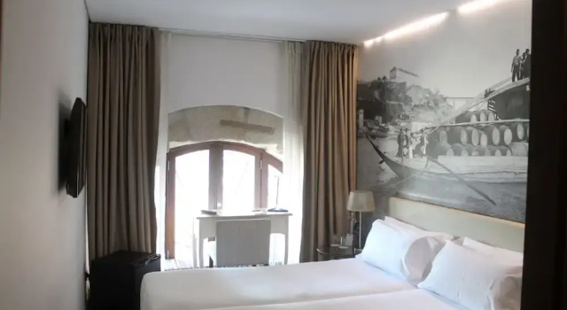 Oca Ribeira do Porto Hotel