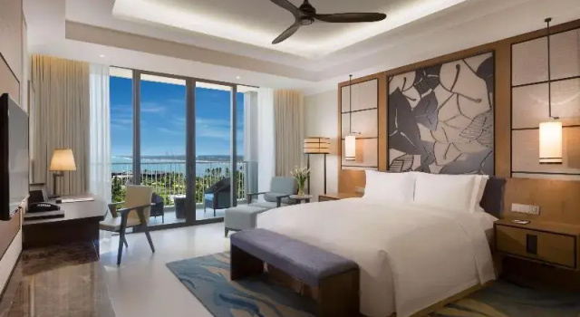 Номер Deluxe с балконом Hilton Wenchang