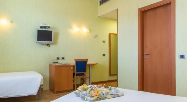 Трёхместный номер Standard Hotel Concorde