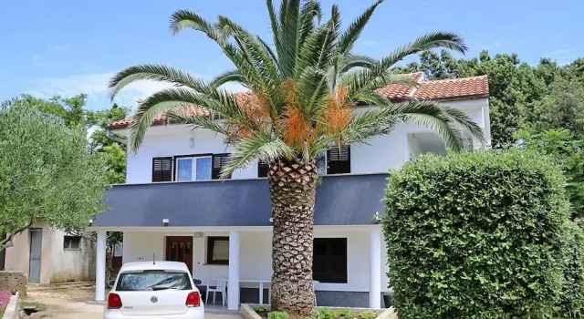 Апартаменты Apartment in Vir Near Jadro Beach