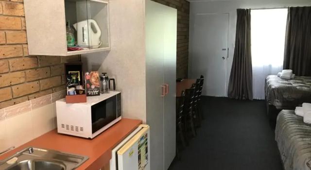 Четырёхместный номер Superior True Blue Motor Inn