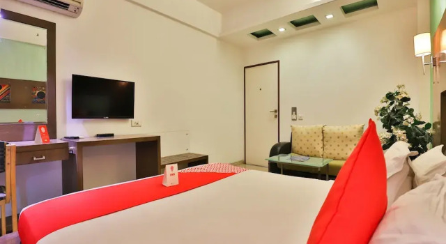 OYO 13372 Hotel Laksh Residency, Prenota Hotel Anand Gujarat