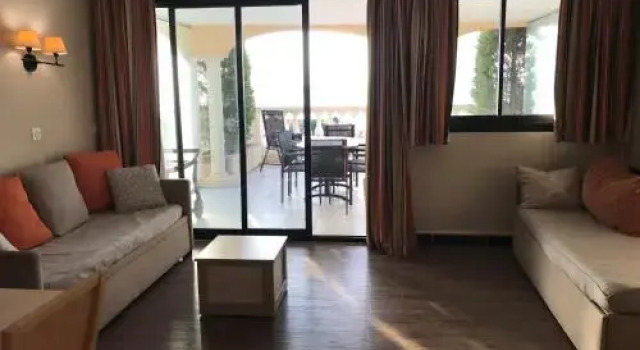 2/3 Pièces, Vue Mer Et Piscine