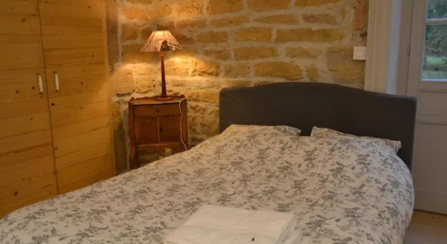 Sur la colline, Rezerwuj Apartament Hotele w Rhône z parkingiem, Parking