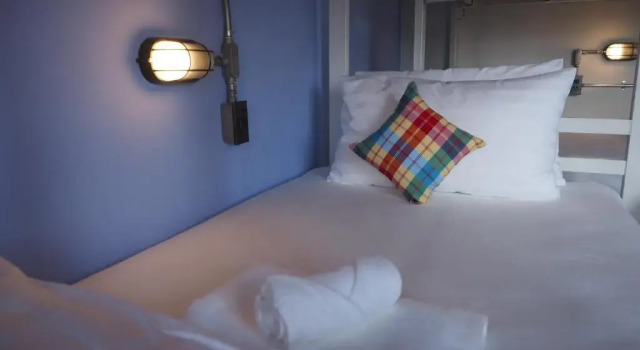 Кровать в общем номере (мужской номер) Luck Esan Loft