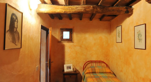 Agriturismo Nerbona, Забронировать Фермерский дом Отели Колле-ди-Валь-д'Эльса с парковкой, Парковка