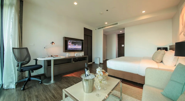 Двухместный номер Standard с балконом Civic Horizon Hotel & Residence