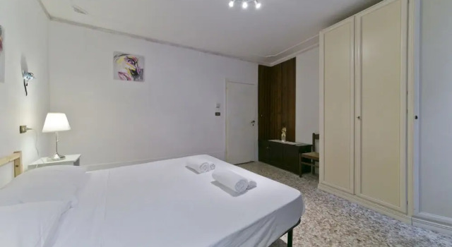 Budget San Stae House, Забронировать Отель Санта-Кроче Венеция, рядом с Palazzo Franchetti