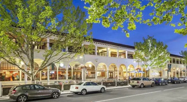 Люкс Executive Quest Canberra