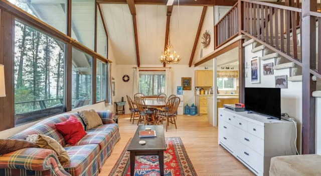 Hillside Hideaway: Warm & Cozy Terrace Lakes Cabin, Prenota Hotel Garden Valley Stati Uniti