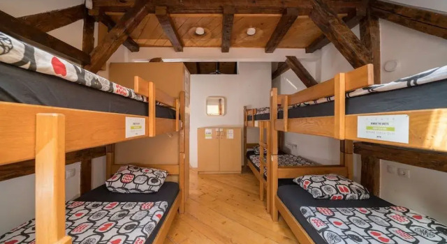 Hostel Vagabond, Забронировать Хостел Недорогие отели Сараево, рядом с Фонтан Себилж, недорого