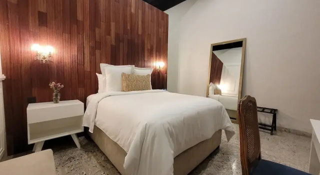 Двухместный люкс Deluxe Milo Collection Hotel