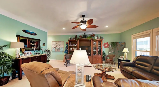 Bolivar Peninsula Home 4 Bedrooms 3.5 Bathrooms Home, Rezerwuj Hotel Port Bolivar Teksas