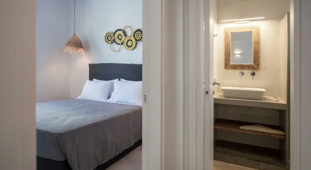 Двухместные апартаменты Deluxe с балконом и с видом на бассейн Drios Luxury Studios