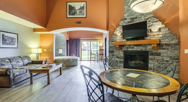 1st-floor Wisconsin Resort Condo w/ Patio!