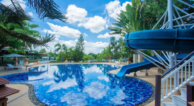 Двухместный номер Standard с балконом и с видом на озеро Chawalun Resort