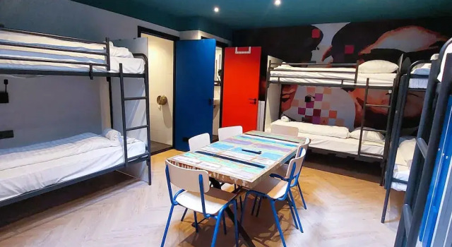 Номер Standard Heart of Amsterdam Hostel