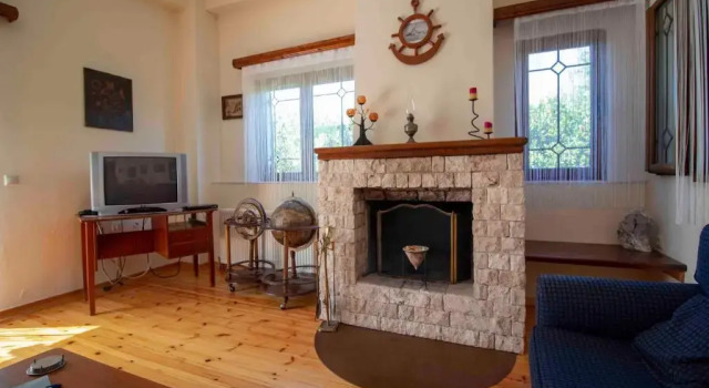 Laconian Collection #Karvela's stone house#, Book Hotel Karvelás Lakonia