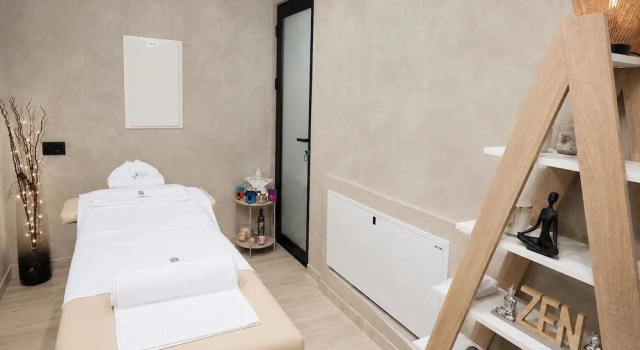 Hedonist Wellness & Spa, Забронировать Курортный отель Отели Центральной Сербии с парковкой, Парковка