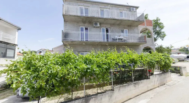 Apartments Biserka