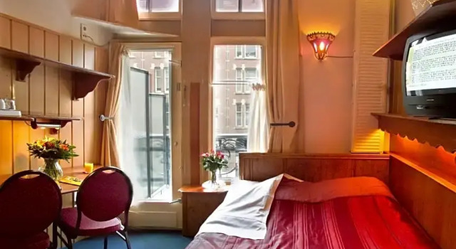 Номер Standard с балконом Nadia Hotel