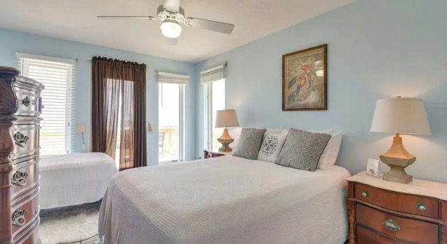 Beach Access: Renovated 'casa Bonita Surfside', Varaa Lomakoti Mökit kohteessa Houston, Mökki