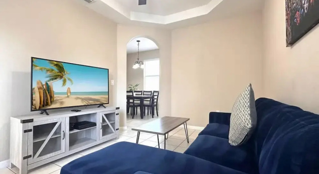 Disney Hideaway Villa Sleeps 9 4Bd Home With Pool, Забронировать Вилла Отели Lakeland - Winter Haven с парковкой, Парковка