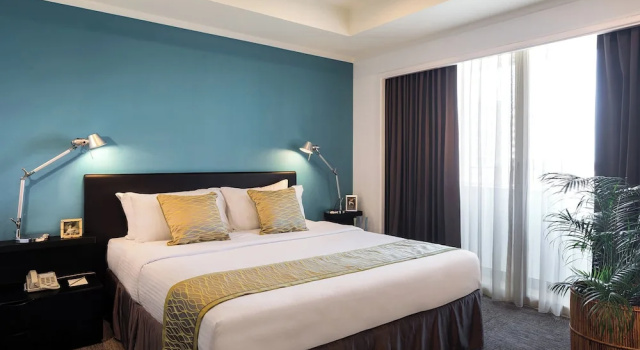 Номер Executive c 1 комнатой с балконом Somerset Vientiane