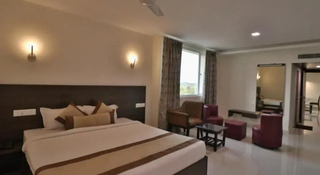 Люкс Executive Gokulam Park Allum