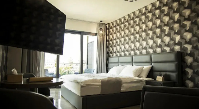 Superior Double room with balcony and with city view Jimmys Suites