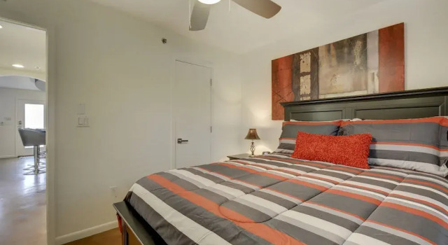 Remodeled E Cesar Chavez Condo by RedAwning, Забронировать Апартаменты/квартира Остин Greater Austin