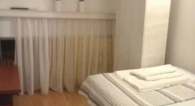 Guest House Lili, Забронировать Гостевой дом Отели Батуми с парковкой, рядом с Фонтан Нептуна, Парковка