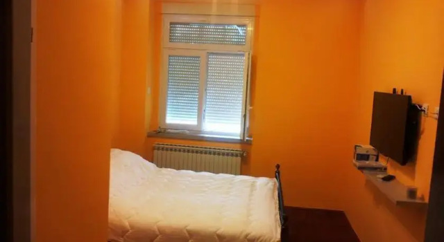 Rooms Cevid, Забронировать Отель Загреб Хорватия, рядом с Strossmayer Promenade