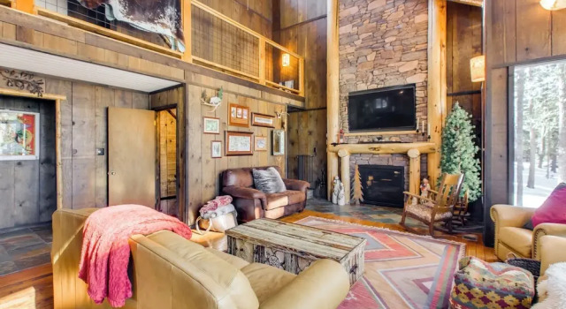 Angel Fire Cabin w/ Game Room ~ 4 Mi to Ski Resort, Забронировать Курортный отель Анджел Файер Таос-Ски-Вэлли