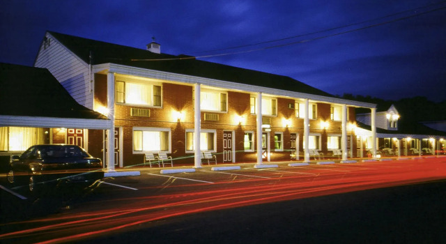 Coachman Inn, Varaa Hotelli Hotellit New England uima-altaalla, Uima-allas