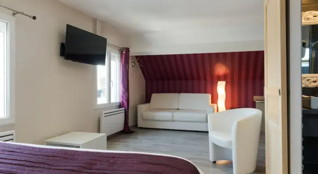 Семейный люкс Logis Hôtel Restaurant Aux Maisons
