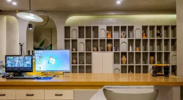 Yun Yinxuan Designer Homestay, Prenota Hotel Hotel a Dali con parcheggio, Parcheggio