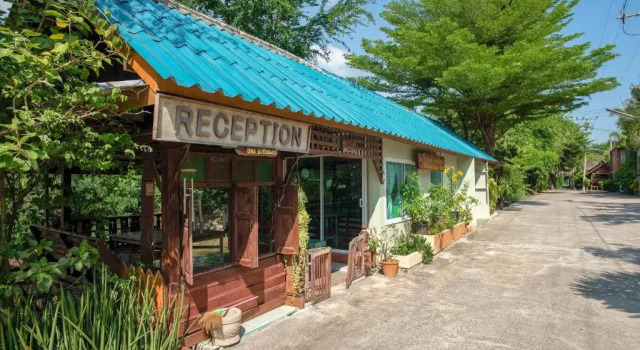 OYO 402 Raknatee Resort, Забронировать Курортный отель Курортные отели Накхонпатхом, Курортный отель
